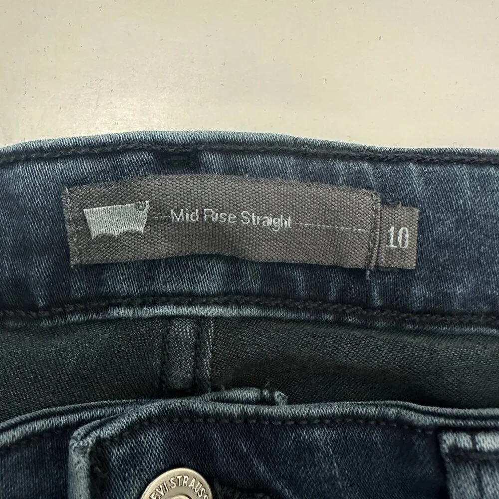 Levi's Mid Rise Straight Leg Women's size 10 Dark Wash Blue Denim Jeans‎